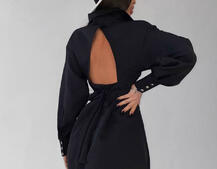 Приталенное платье-рубашка на кнопках с открытой спиной Приталенное платье-рубашка на кнопках с открытой спиной | PUSHKA SHOP