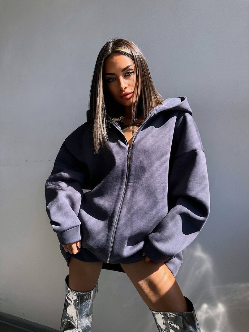 Трендове худі over size із сяючими стразами Трендове худі over size із сяючими стразами | PUSHKA SHOP