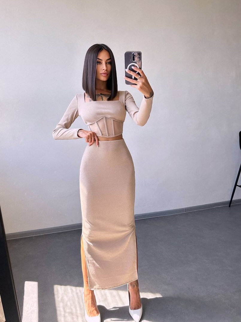 Трикотажний комплект: топ з елементами корсету та спідниця з розрізами Трикотажний комплект: топ з елементами корсету та спідниця з розрізами | PUSHKA SHOP