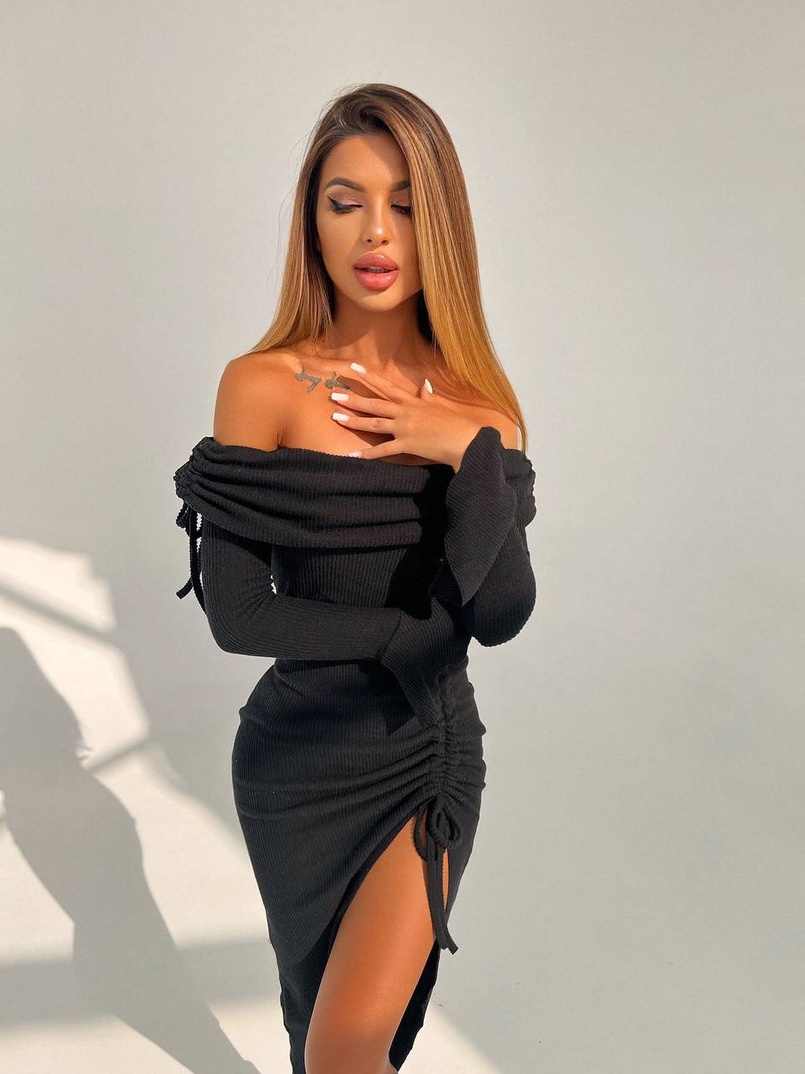 Трикотажна сукня міді з хомутом Трикотажна сукня міді з хомутом | PUSHKA SHOP