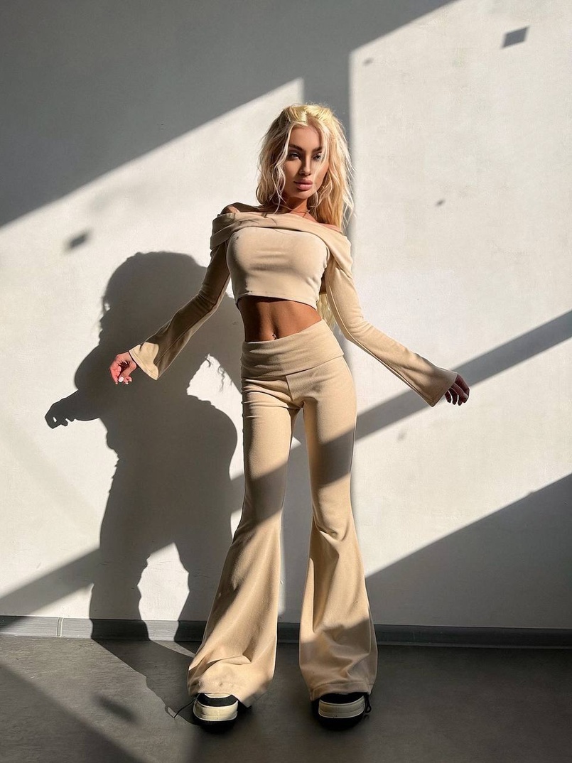 Трикотажний комплект: топ із хомутом + штани кльош | PUSHKA SHOP