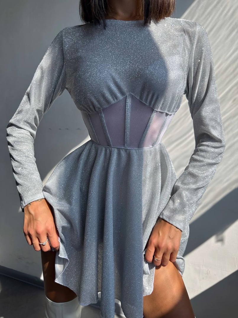 Приталена блискуча сукня з корсетною вставкою та пишною спідницею-сонцем Приталена блискуча сукня з корсетною вставкою та пишною спідницею-сонцем | PUSHKA SHOP