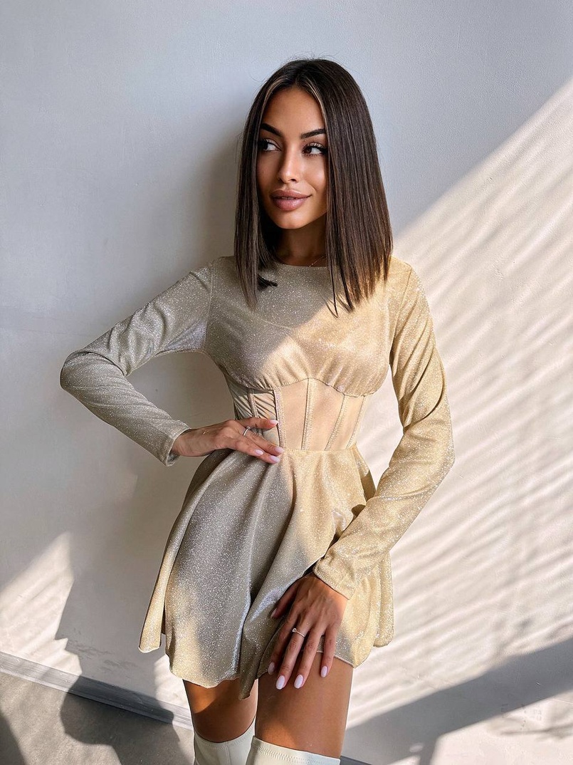 Приталена блискуча сукня з корсетною вставкою та пишною спідницею-сонцем Приталена блискуча сукня з корсетною вставкою та пишною спідницею-сонцем | PUSHKA SHOP