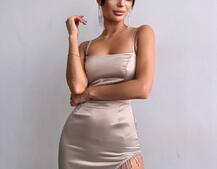 Атласна сукня декорована бахромою зі страз Атласна сукня декорована бахромою зі страз | PUSHKA SHOP