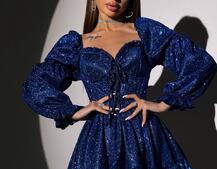 Блискуча сукня з чашечками та пишною спідницею Блискуча сукня з чашечками та пишною спідницею | PUSHKA SHOP