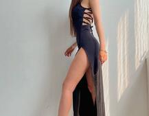 Трикотажное платье со шнуровкой на спинке и вырезом на ножке  | PUSHKA SHOP