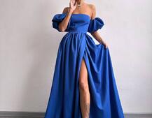 Сукня максі з розрізом на спідниці та об’ємними рукавами Сукня максі з розрізом на спідниці та об’ємними рукавами | PUSHKA SHOP