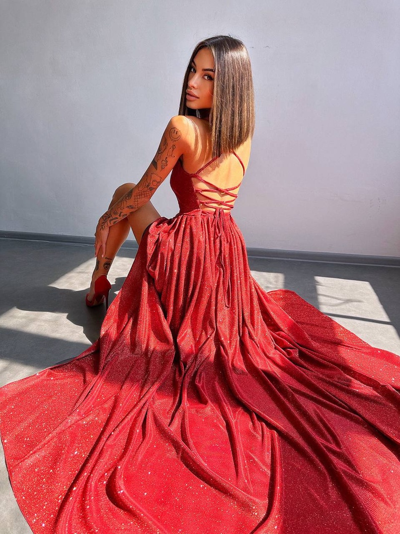 Сяюча сукня максі зі шнурівкою на спинці Сяюча сукня максі зі шнурівкою на спинці | PUSHKA SHOP