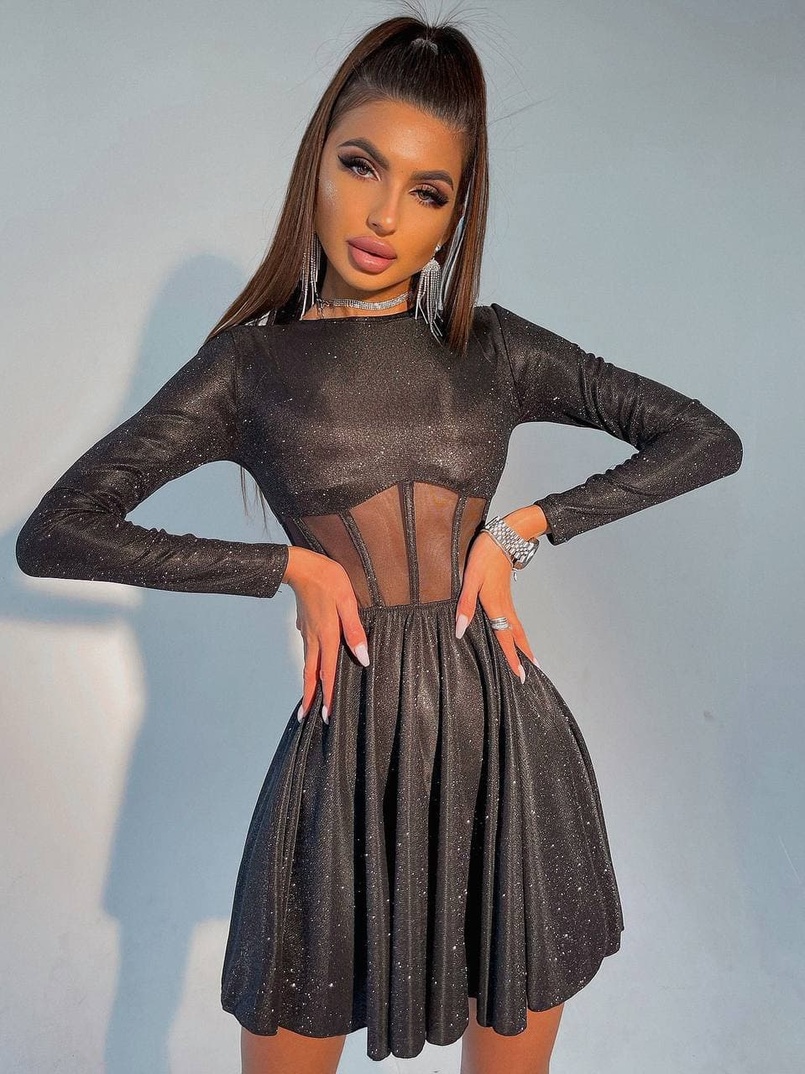 Приталенное блестящее платье с корсетной вставкой и пышной юбкой-солцем Приталенное блестящее платье с корсетной вставкой и пышной юбкой-солцем | PUSHKA SHOP