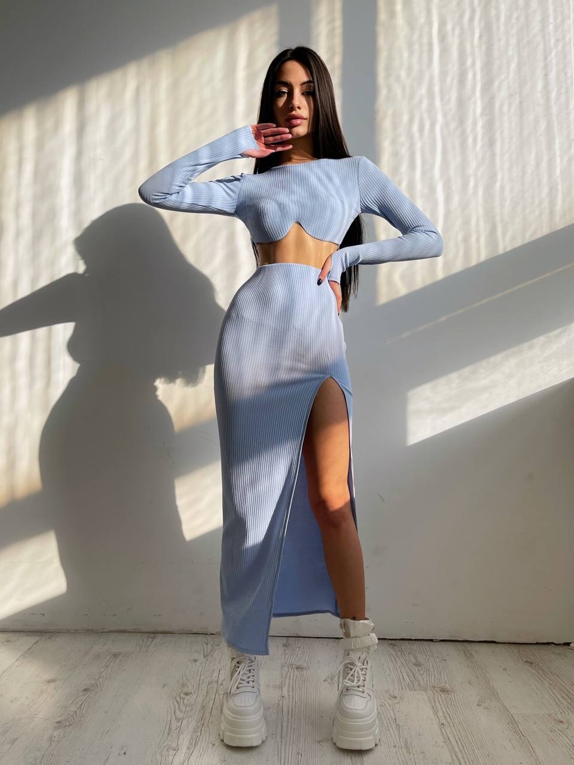 Трикотажный комплект: топ с чашечками push up + юбка миди с разрезом Трикотажный комплект: топ с чашечками push up + юбка миди с разрезом | PUSHKA SHOP