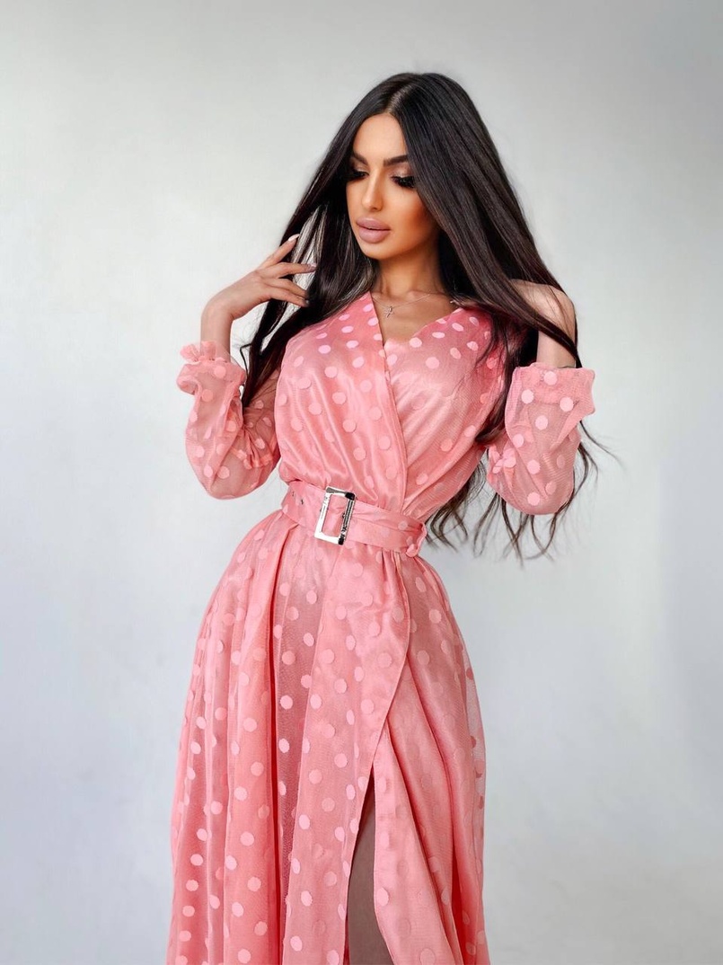 Платье миди с запахом на груди и разрезом на юбке Платье миди с запахом на груди и разрезом на юбке | PUSHKA SHOP