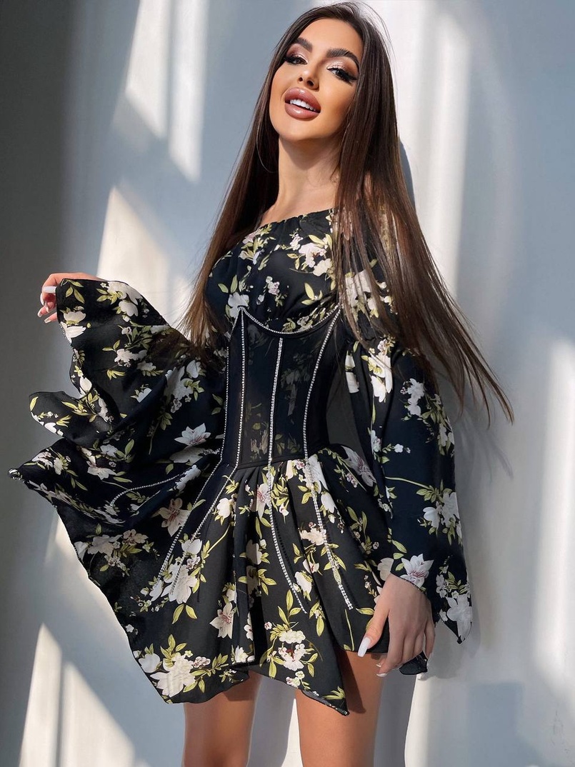 Сукня асиметричного крою з розкльошеними рукавами + корсет декорований стразами Ручна робота | PUSHKA SHOP