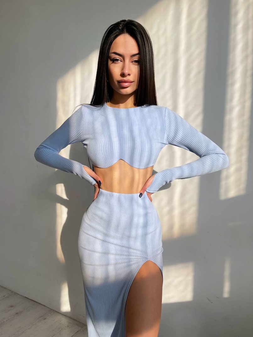 Трикотажный комплект: топ с чашечками push up + юбка миди с разрезом Трикотажный комплект: топ с чашечками push up + юбка миди с разрезом | PUSHKA SHOP