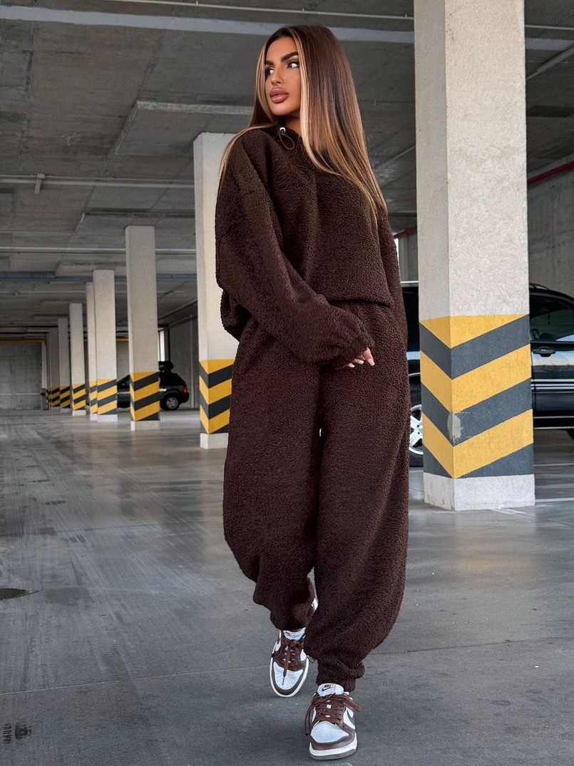 Теплий та мʼякий комплект: Обʼємний худі з капюшоном та штани з манжетами  Дуже приємний до тіла | PUSHKA SHOP