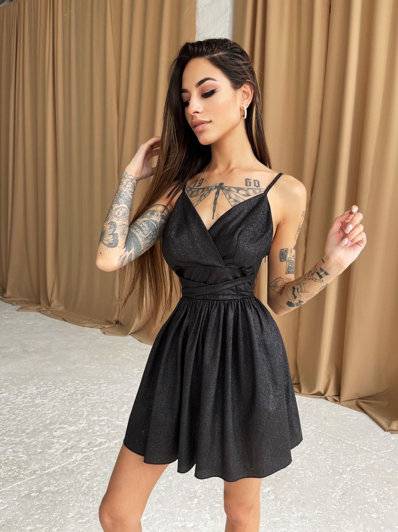 Блестящее платье с пышной юбочкой и завязками на талии  | PUSHKA SHOP