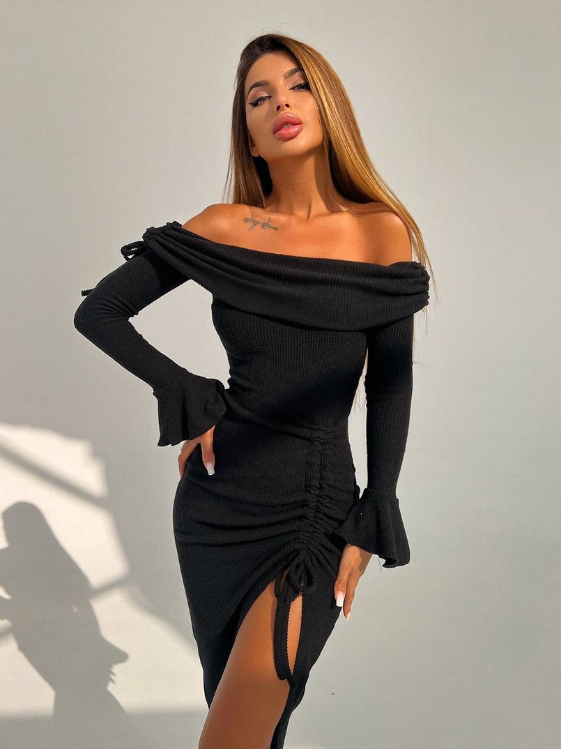 Трикотажна сукня міді з хомутом Трикотажна сукня міді з хомутом | PUSHKA SHOP