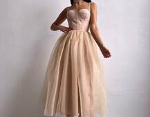 Сукня міді із чашечками з пишною спідницею Сукня міді із чашечками з пишною спідницею | PUSHKA SHOP