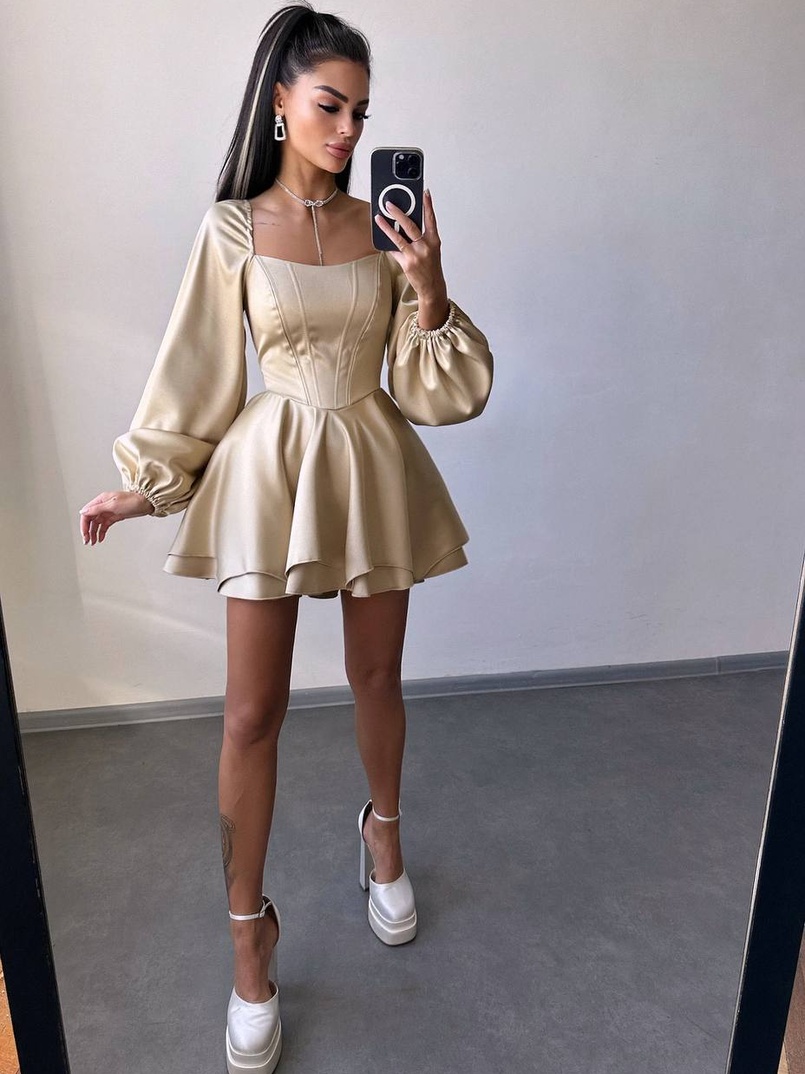 Атласна корсетна сукня з пишною подвійною спідницею та об‘ємними рукавами | PUSHKA SHOP