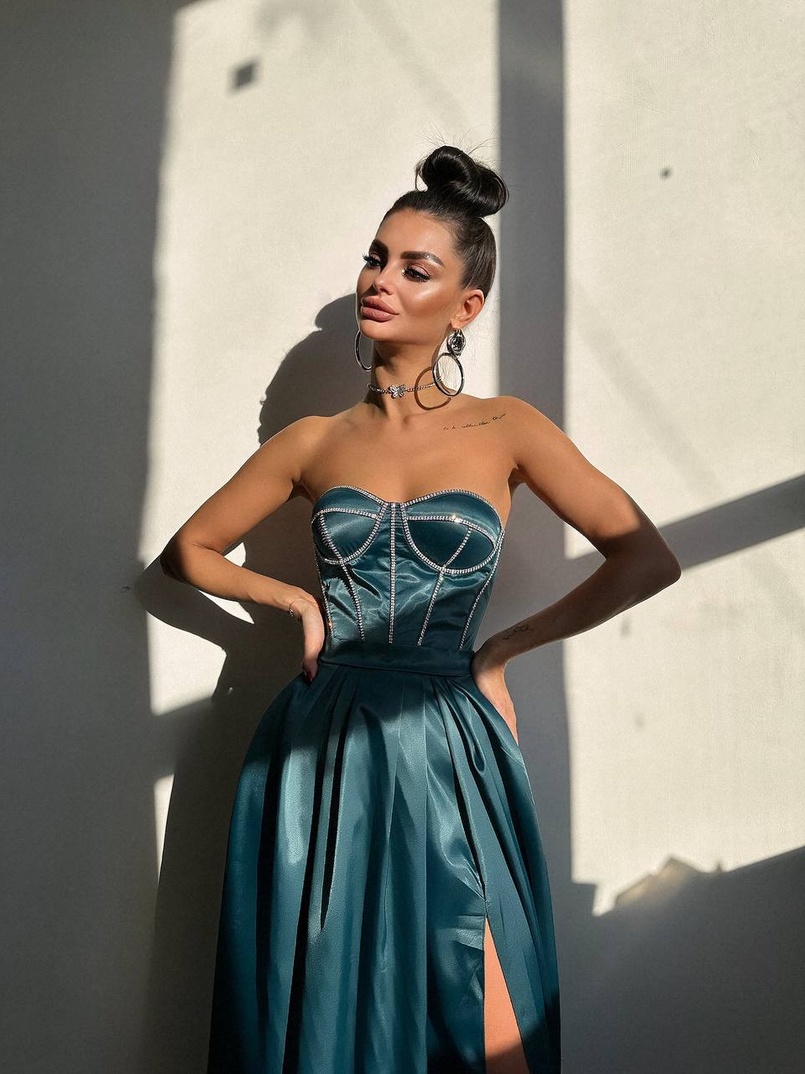 Комплект: корсет-бюстьє , декорований стразами + спідниця максі з розрізом Комплект: корсет-бюстьє , декорований стразами + спідниця максі з розрізом | PUSHKA SHOP