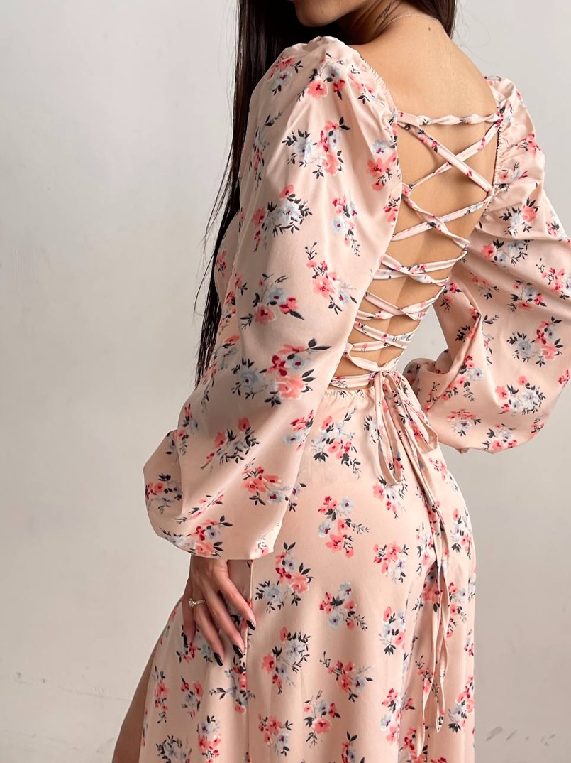 Сукня зі шнурівкою по спинці та розрізом на спідниці Сукня зі шнурівкою по спинці та розрізом на спідниці | PUSHKA SHOP