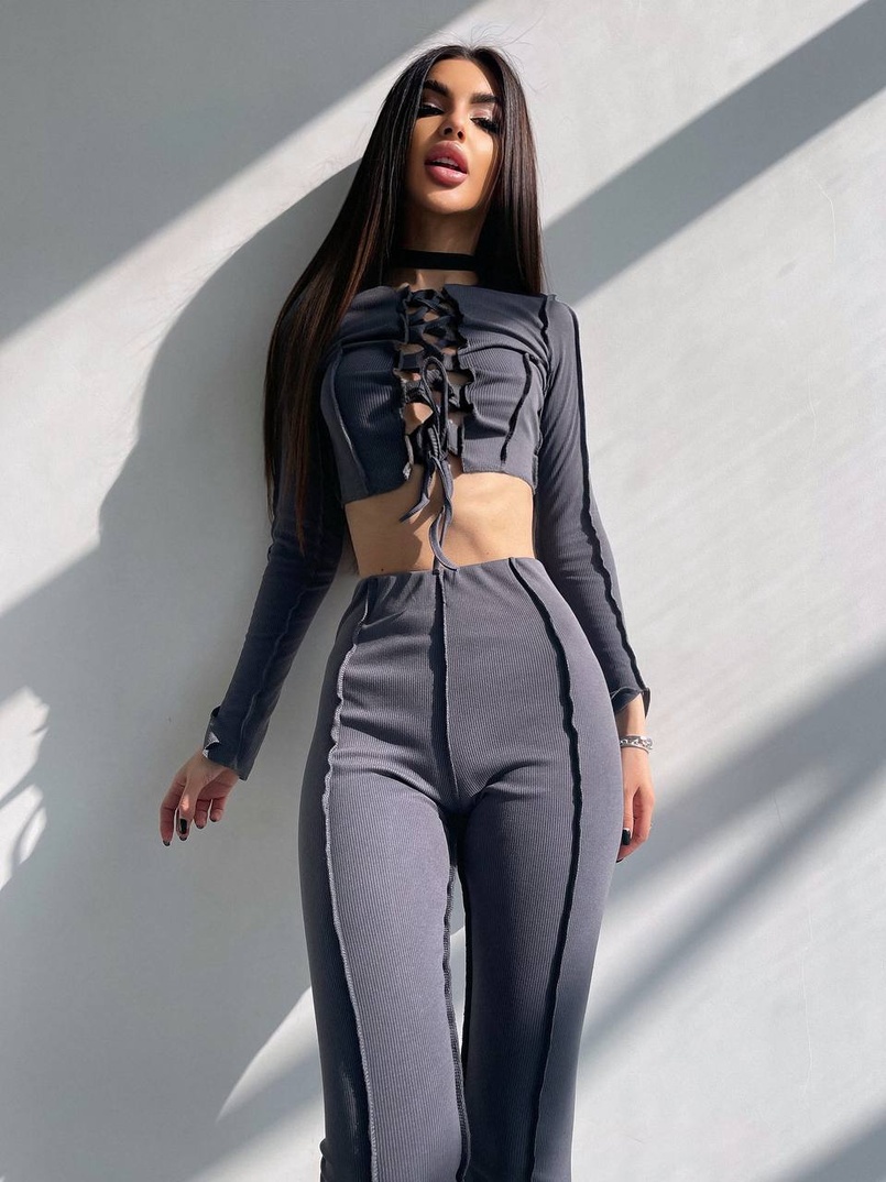 Комплект: топ зі шнурівкою на грудях + легінси | PUSHKA SHOP
