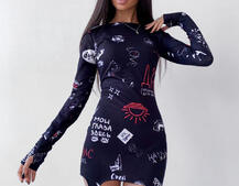 Платье с креативным принтом и металлическими застежками Платье с креативным принтом и металлическими застежками | PUSHKA SHOP