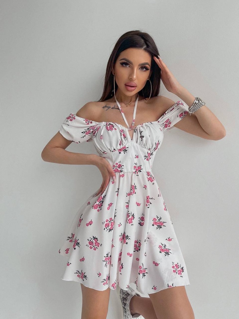 Платье с завязками на груди в цветочный принт Платье с завязками на груди в цветочный принт | PUSHKA SHOP