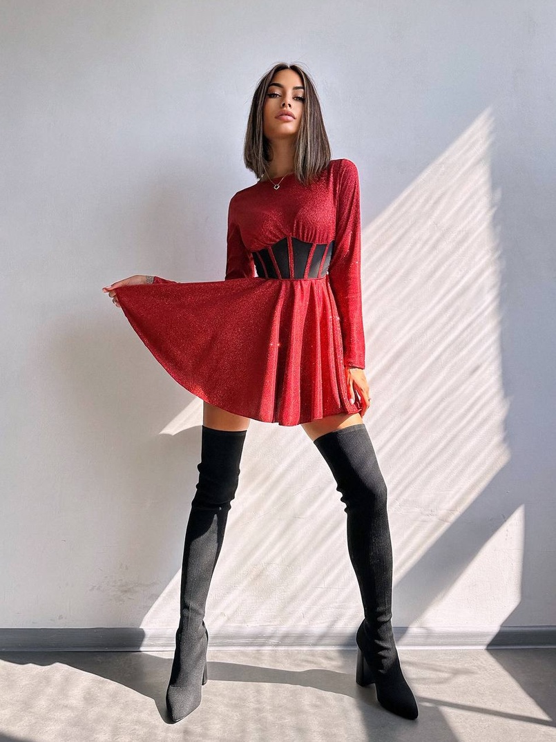 Приталена блискуча сукня з корсетною вставкою та пишною спідницею-сонцем Приталена блискуча сукня з корсетною вставкою та пишною спідницею-сонцем | PUSHKA SHOP