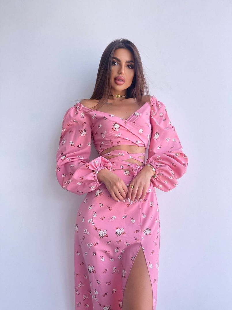 Квітковий комплект: топ із зав'язками на талії + спідниця міді з розрізом Квітковий комплект: топ із зав'язками на талії + спідниця міді з розрізом | PUSHKA SHOP