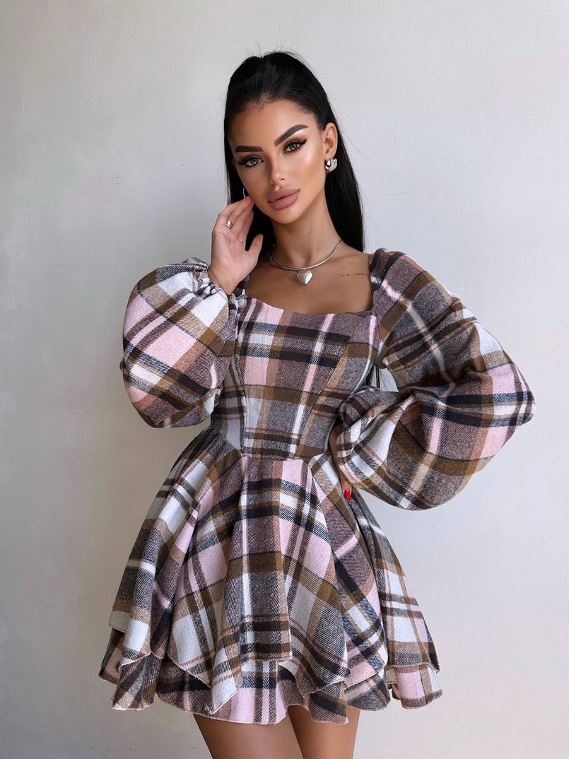 Корсетна сукня з подвійною спідницею та обʼємними рукавами у клітинку Корсетна сукня з подвійною спідницею та обʼємними рукавами у клітинку | PUSHKA SHOP