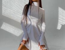 Приталенное трикотажное платье с высоким горлом | PUSHKA SHOP