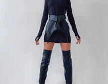 Трикотажное платье гольф с мини юбкой-корсетом из эко-кожи Трикотажное платье гольф с мини юбкой-корсетом из эко-кожи | PUSHKA SHOP