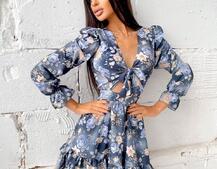 Цветочное платье с завязками на груди и пышной юбкой с оборками  Цветочное платье с завязками на груди и пышной юбкой с оборками  | PUSHKA SHOP