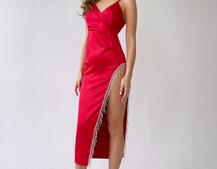 Атласное платье-миди   декорированное бахромой из страз | PUSHKA SHOP