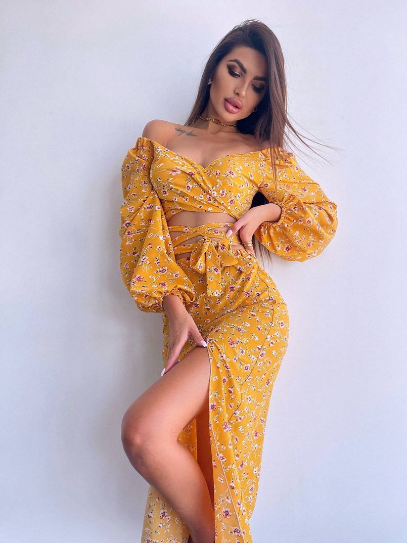 Квітковий комплект: топ із зав'язками на талії + спідниця міді з розрізом | PUSHKA SHOP