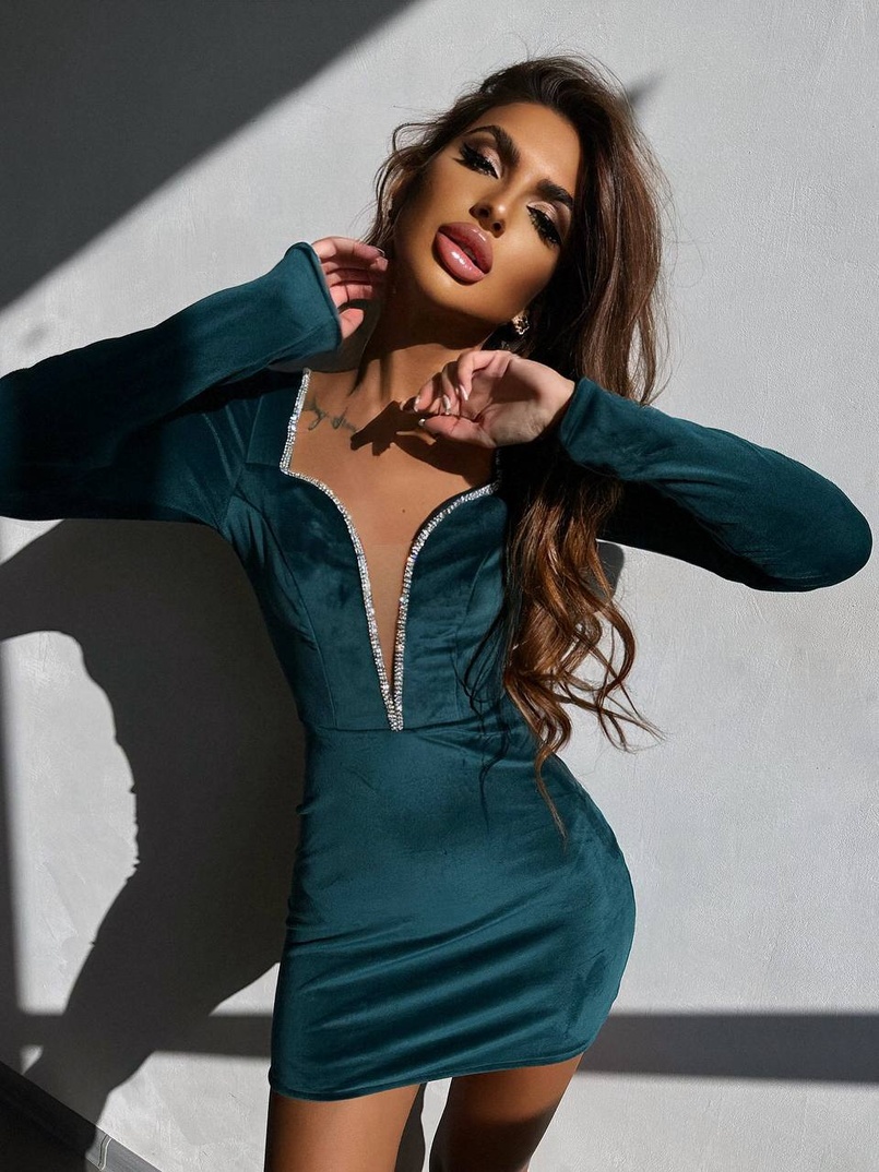 Оксамитова сукня міні, декорована стразами     Ручна робота  | PUSHKA SHOP