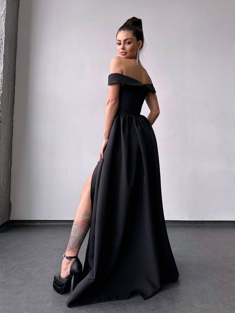 Сукня максі з відкритими плечима Сукня максі з відкритими плечима | PUSHKA SHOP