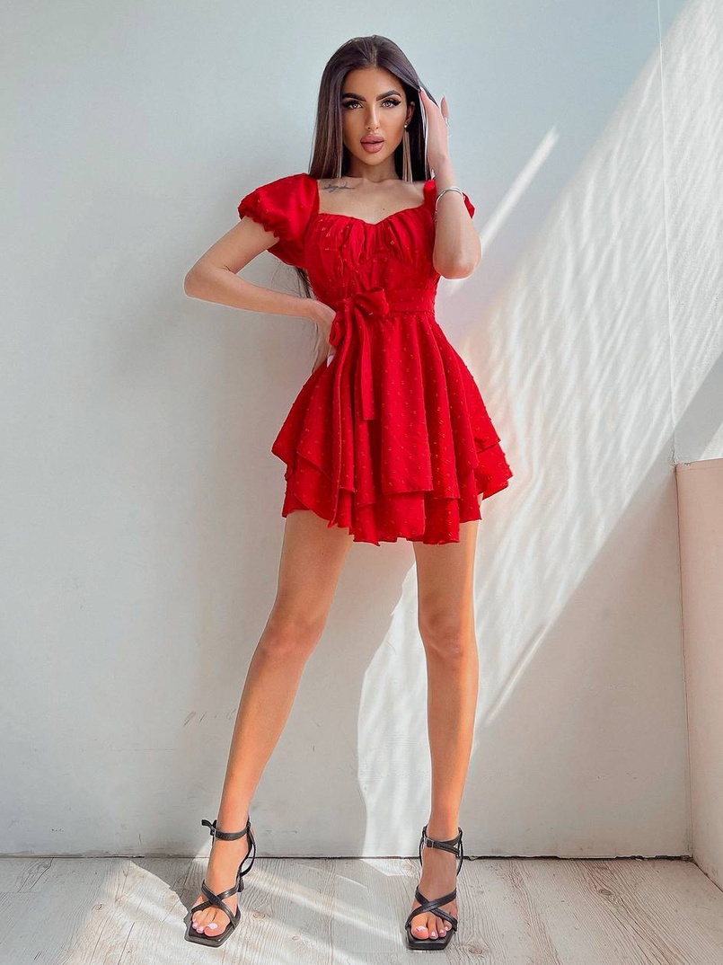 Платье со сборкой на груди и пышной юбкой Платье со сборкой на груди и пышной юбкой | PUSHKA SHOP