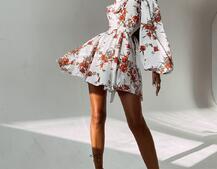 Цветочное платье с пышной юбкой и объемными рукавами Цветочное платье с пышной юбкой и объемными рукавами | PUSHKA SHOP