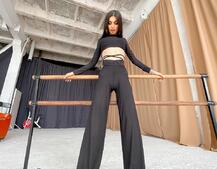 Трикотажный костюм с расклешенными брюками   | PUSHKA SHOP