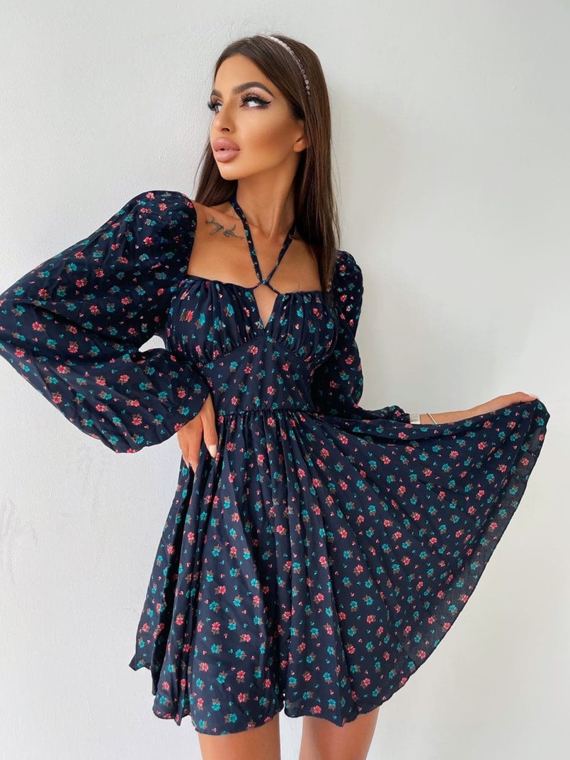 Цветочное платье с пышной юбкой и завязками на груди Цветочное платье с пышной юбкой и завязками на груди | PUSHKA SHOP