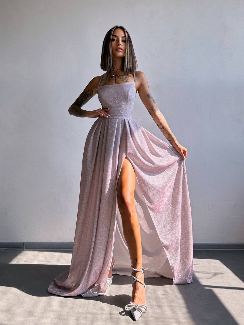 Сяюча сукня максі зі шнурівкою на спинці Сяюча сукня максі зі шнурівкою на спинці | PUSHKA SHOP