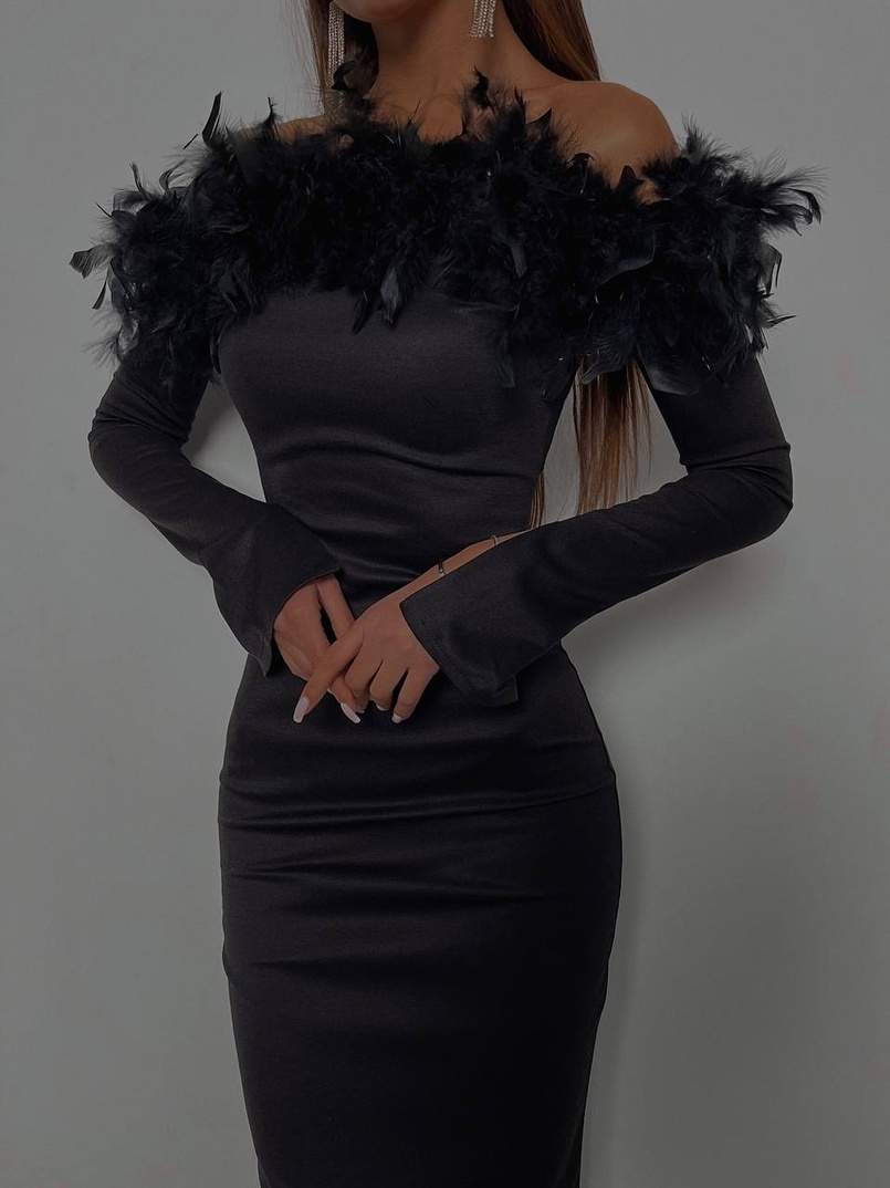 Сукня міді, декорована натуральним пір'ям Сукня міді, декорована натуральним пір'ям | PUSHKA SHOP