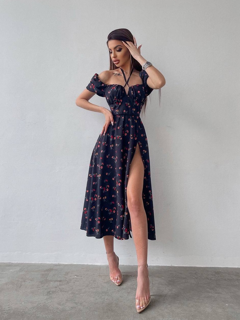 Платье миди с завязками на груди в цветочный принт Платье миди с завязками на груди в цветочный принт | PUSHKA SHOP