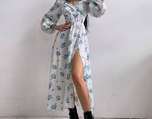 Квіткова сукня-міді з розрізом та об'ємними рукавами Квіткова сукня-міді з розрізом та об'ємними рукавами | PUSHKA SHOP