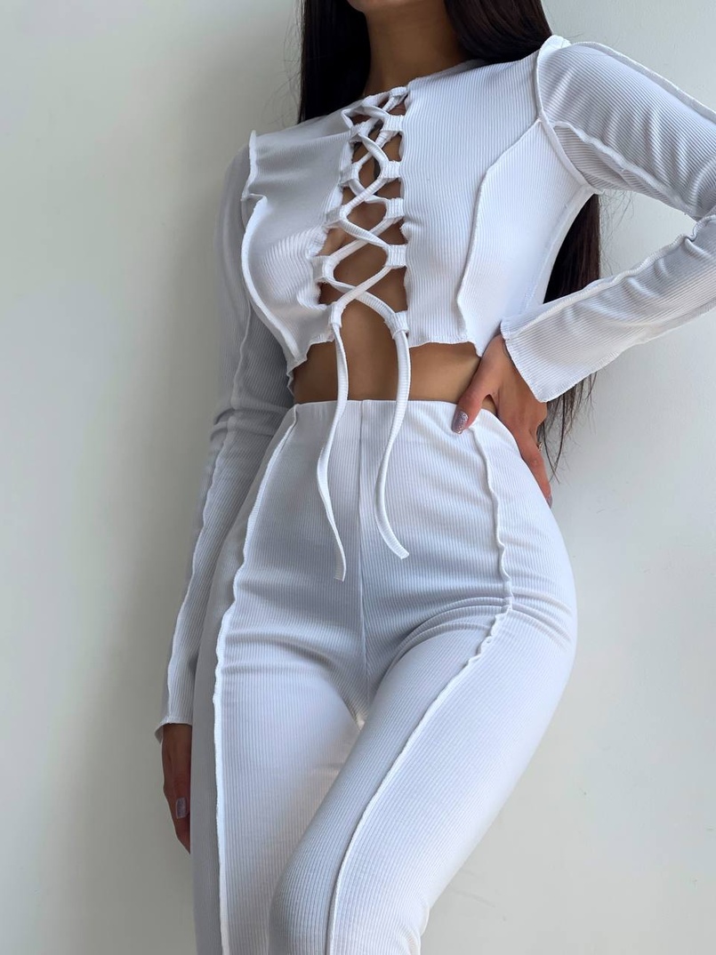 Комплект: топ зі шнурівкою на грудях + легінси Комплект: топ зі шнурівкою на грудях + легінси | PUSHKA SHOP