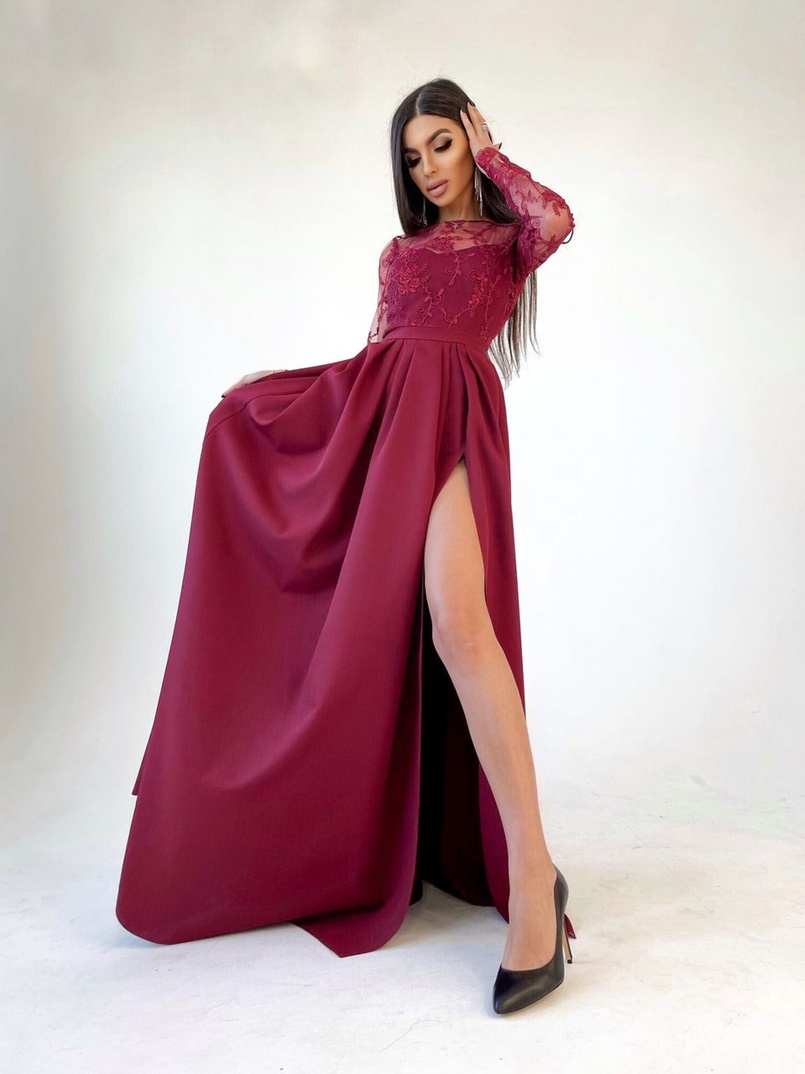 Платье макси с кружевным верхом и разрезом на юбке  Платье макси с кружевным верхом и разрезом на юбке  | PUSHKA SHOP