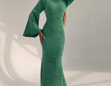 Трикотажна сукня максі з розкльошеними рукавами та відкритою спиною Трикотажна сукня максі з розкльошеними рукавами та відкритою спиною | PUSHKA SHOP