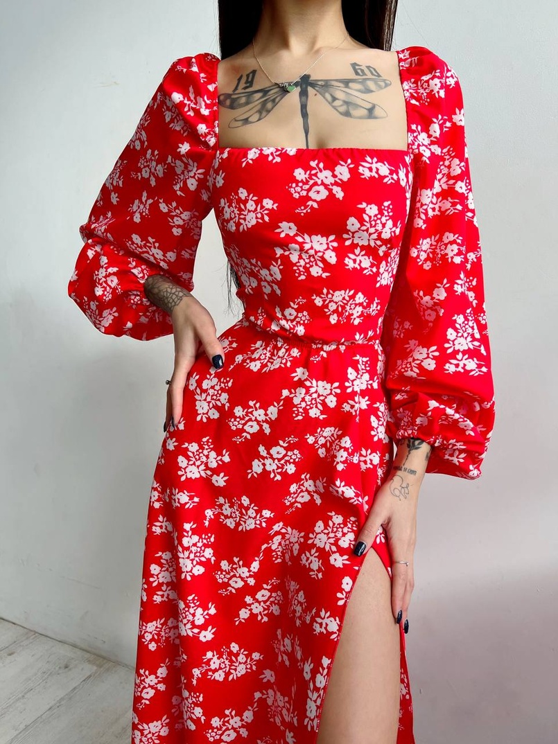 Цветочное платье-миди со шнуровкой на спинке и разрезом на ножке Цветочное платье-миди со шнуровкой на спинке и разрезом на ножке | PUSHKA SHOP