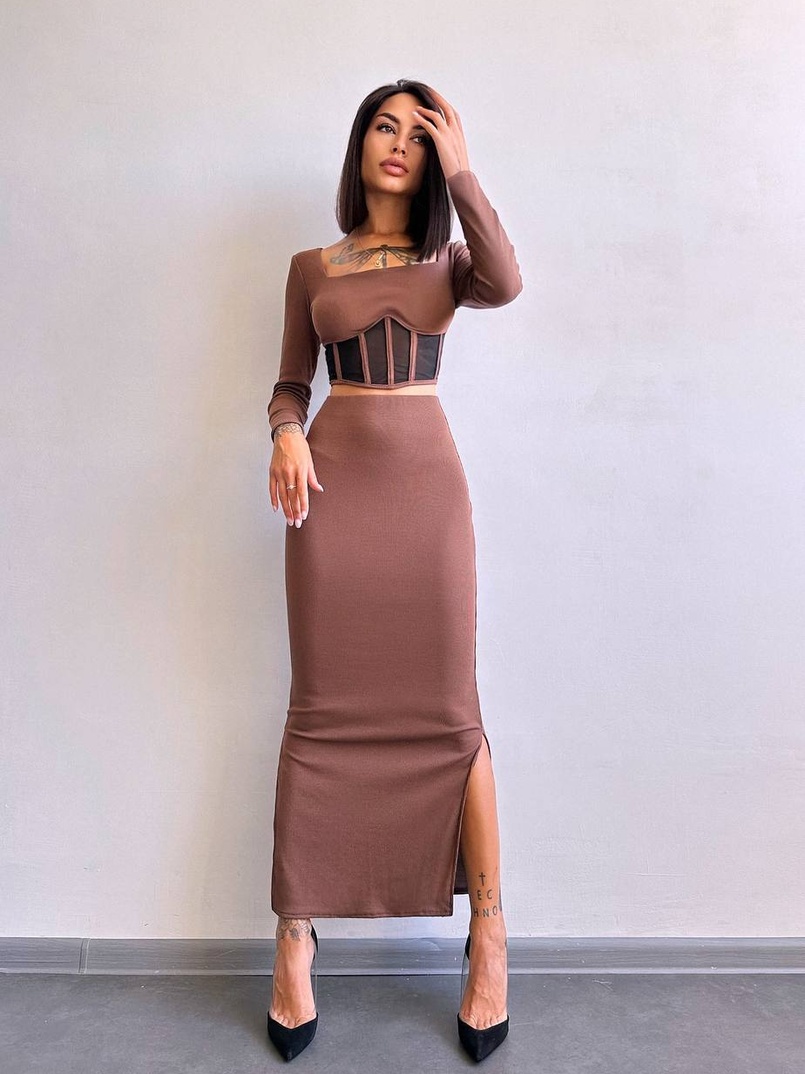 Трикотажний комплект: топ з елементами корсету та спідниця з розрізами  | PUSHKA SHOP